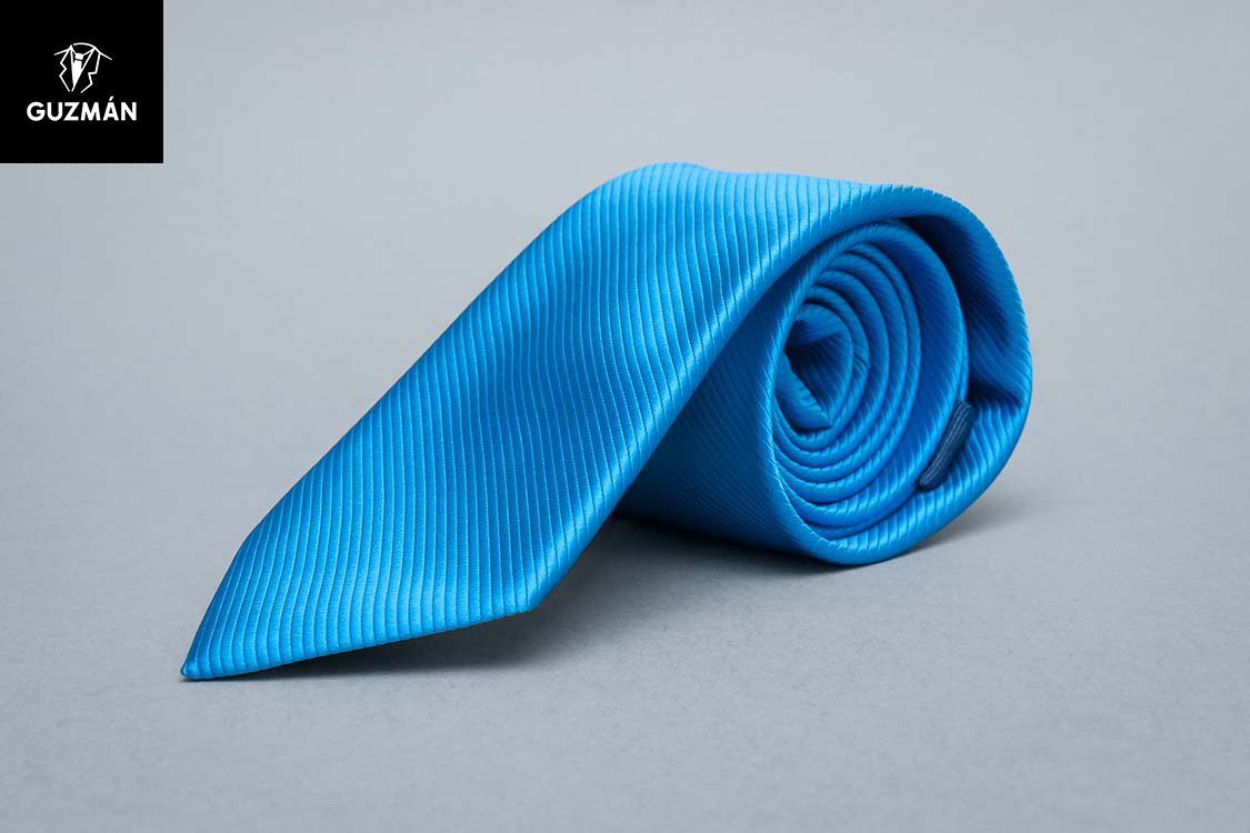 Corbata azulona.jpg