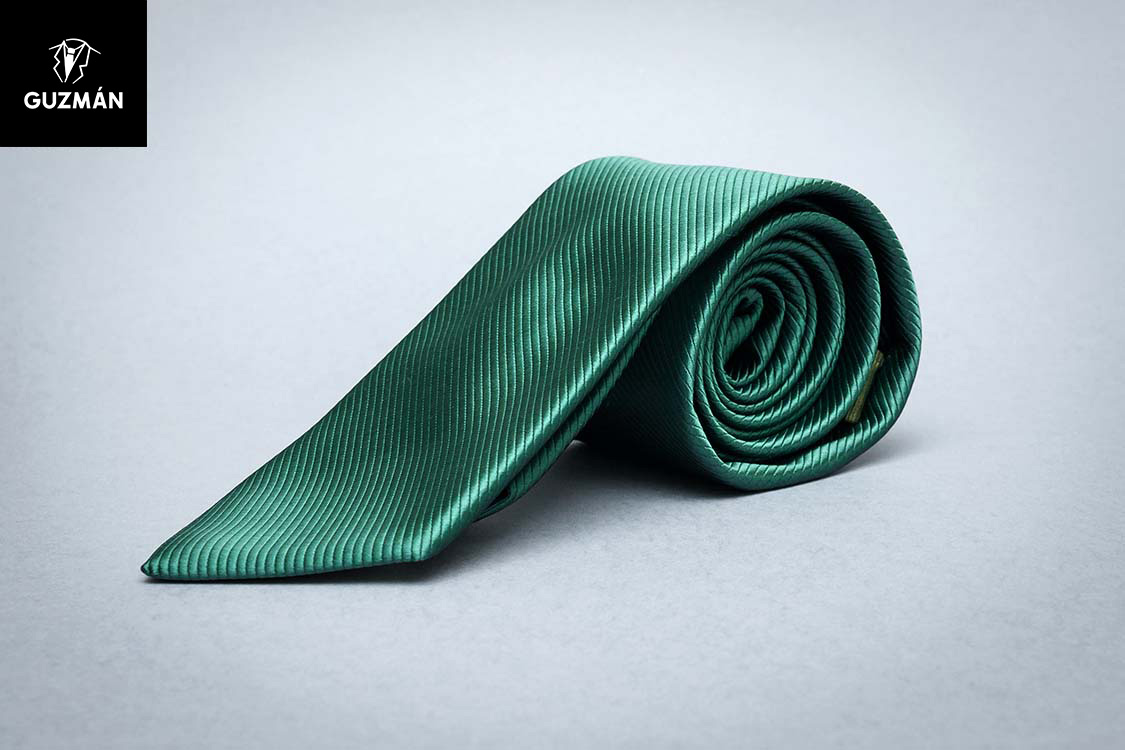 Corbata verde botella