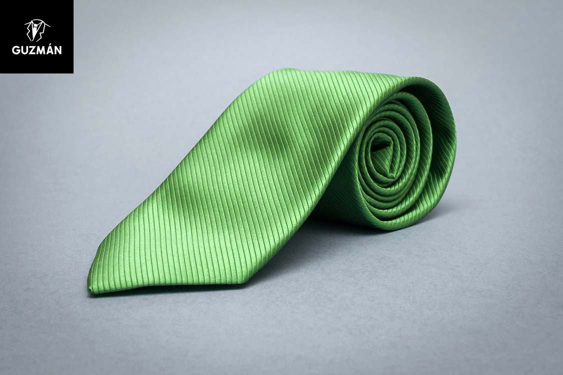 Corbata verde caza.jpg
