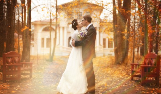 Cómo vestirse para una boda en otoño