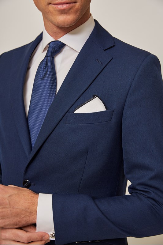 Traje de invitado azul marino